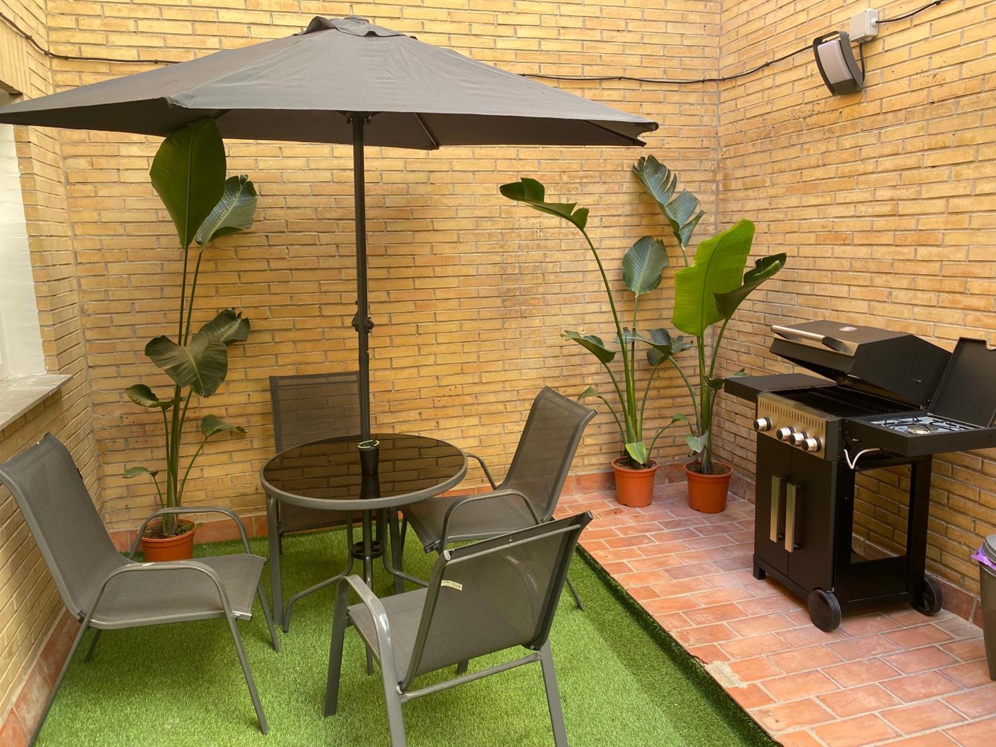 Hostal Futurotel Space Garden